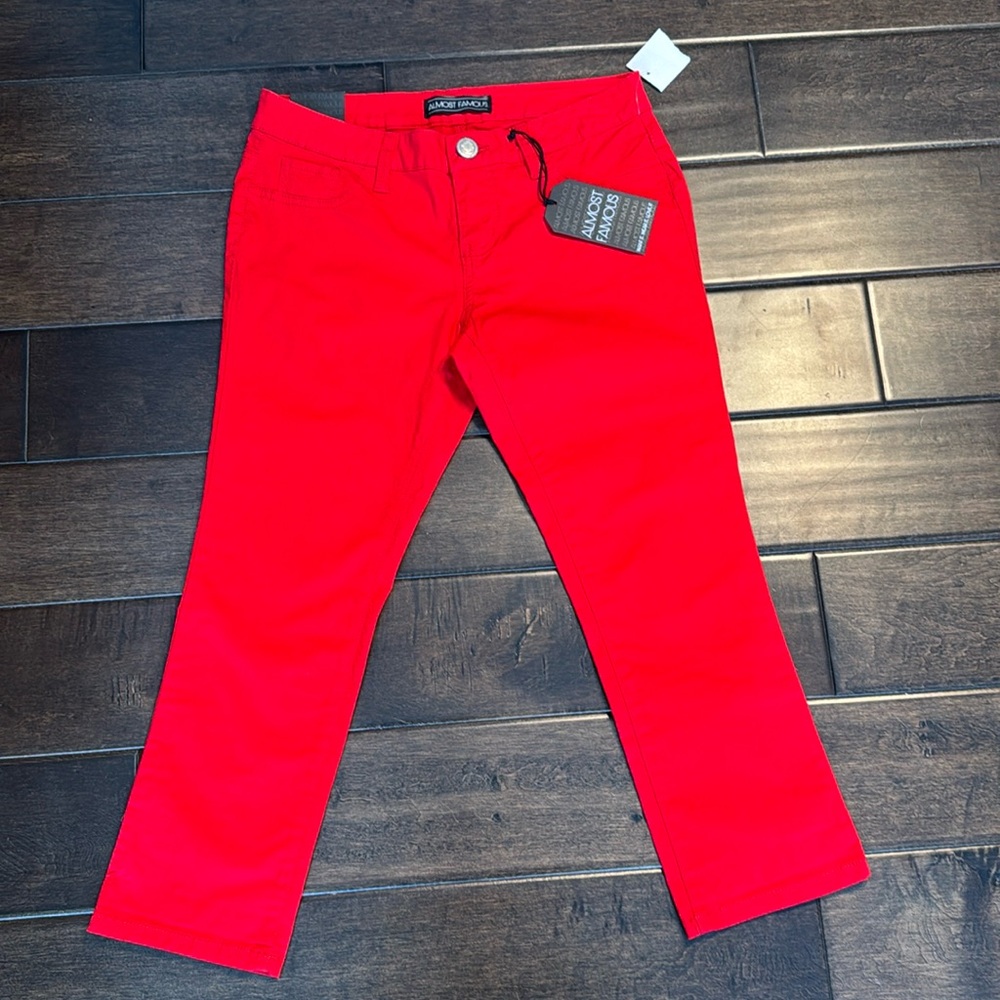 ❤️3/$30 Almost Famous Skinny Crop Pants